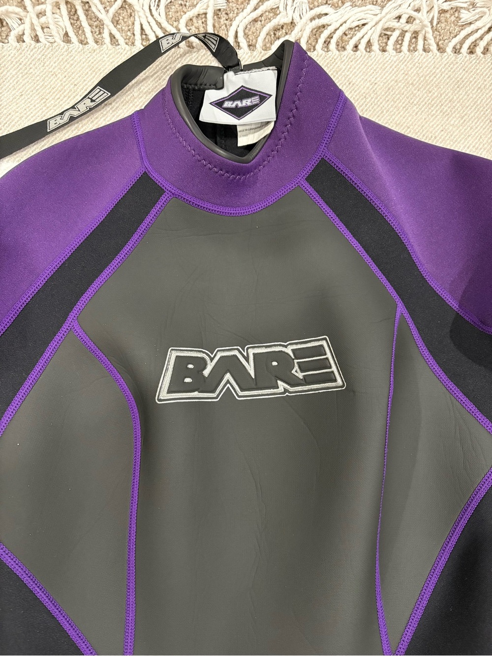 Vintage BARE Women’s 11-12 Purple & Black Aqualite Full Wetsuit - Picture 2 of 13
